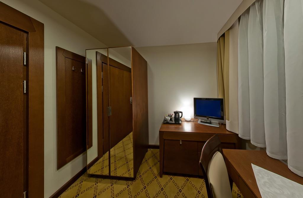 Kasprowy Hotel Мурзасичле Екстериор снимка